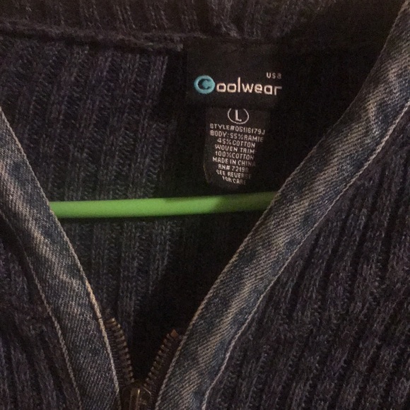 Hooded zip up sweater - Picture 2 of 3